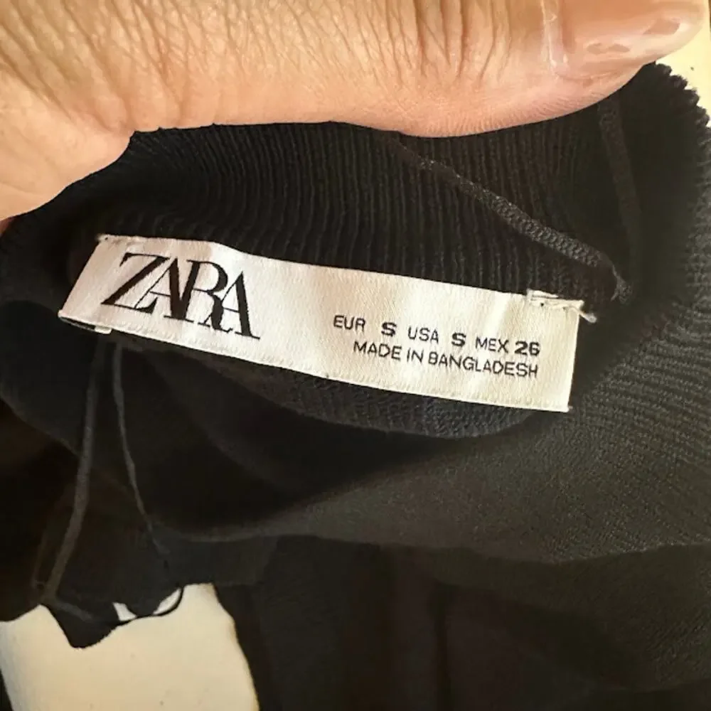 Zara Women's Crew Neck Pullover Crop Sweatshirt Long Sleeve‎ Black Size Small